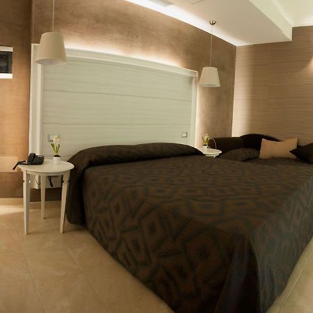 Hotel Fini ซานโจวานนี โรตอนโด ภายนอก รูปภาพ
