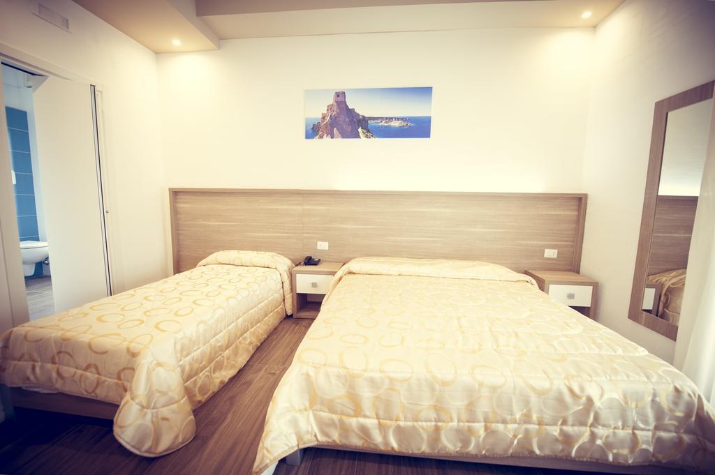 Hotel Fini ซานโจวานนี โรตอนโด ภายนอก รูปภาพ