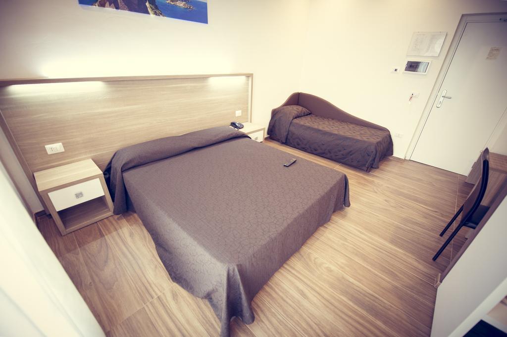 Hotel Fini ซานโจวานนี โรตอนโด ภายนอก รูปภาพ
