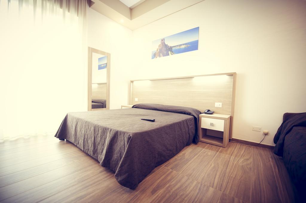 Hotel Fini ซานโจวานนี โรตอนโด ภายนอก รูปภาพ
