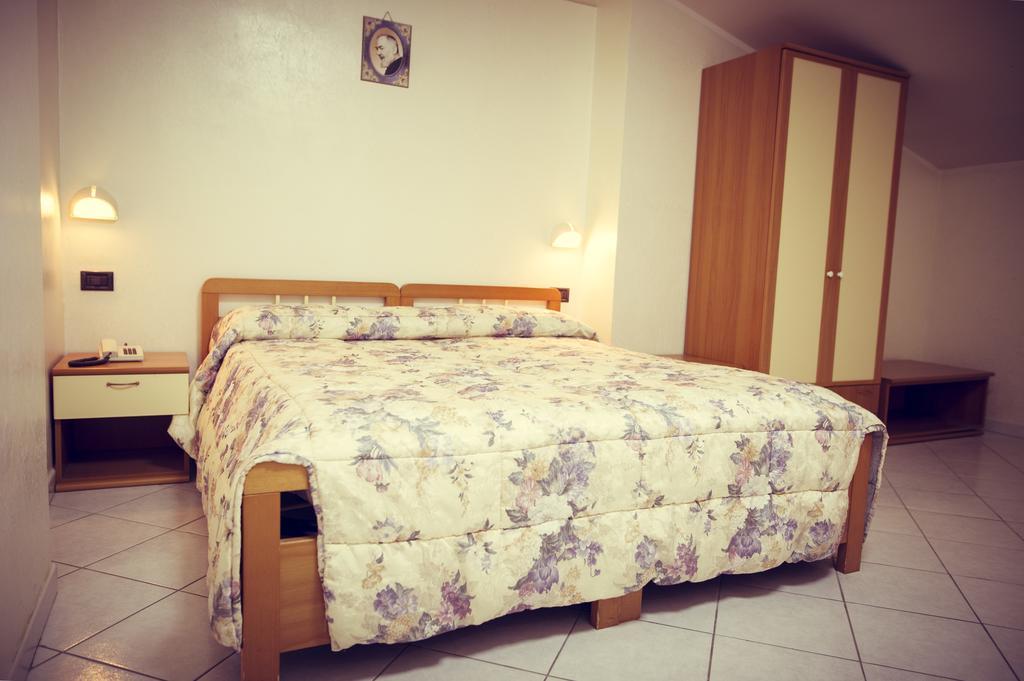 Hotel Fini ซานโจวานนี โรตอนโด ภายนอก รูปภาพ